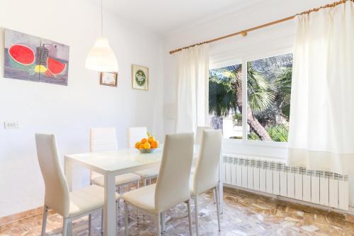 Villa With Pool Walking Distance To The Beach (malondra)
