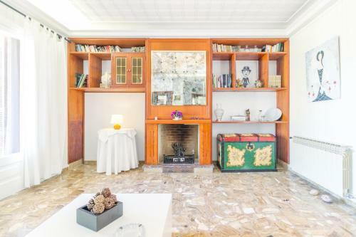 Villa With Pool Walking Distance To The Beach (malondra)