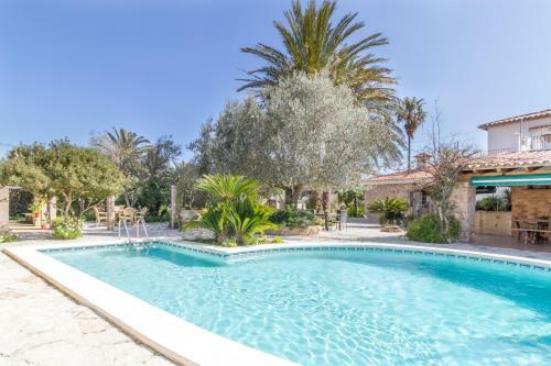 Villa With Pool Walking Distance To The Beach (malondra)