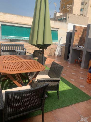 Apartamento Con Terraza Cerca Del Puerto