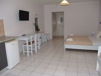 Aparthotel Irina Beach Hotel