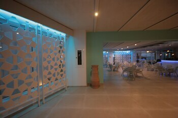 Aparthotel Irina Beach Hotel