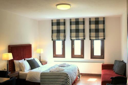 Hostal Guesthouse Rousis