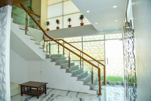 The 69 Hotel & Restaurant