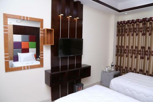 Hotel Platinum Ltd