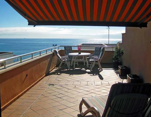 Apartamento Sota 3, Beach Front, Spectacular Ocean Views, Parking, Wifi