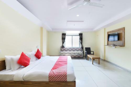 Oyo 61685 Bhagyoday Hotel
