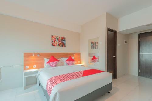Hotel Vaccinated Staff - Oyo Flagship 750 Mont Blanc