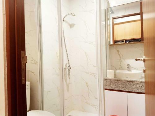 Apartemen Grand Kamala Lagoon By 21 Room