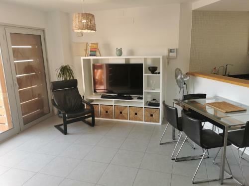 Fully Equipped Modern Apartment With A Garage