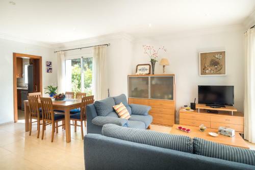 Villa Tamarells With Garden Next To Alcudia Beach