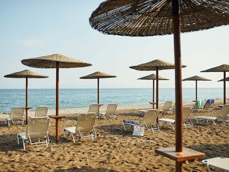 Alex Beach Hotel & Bungalows
