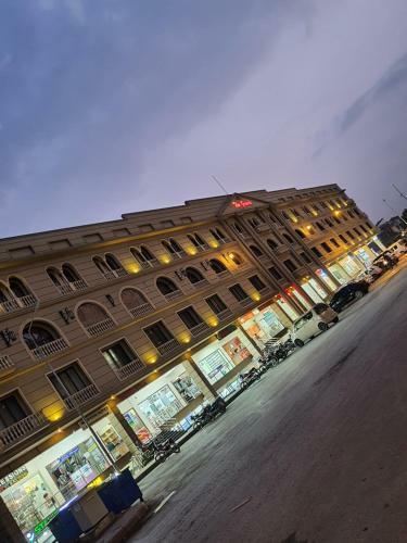 Luxurious Landing Apartments & Suites Bahria Town