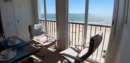 Apartamento Primera Linea de Playa En Valdelagrana