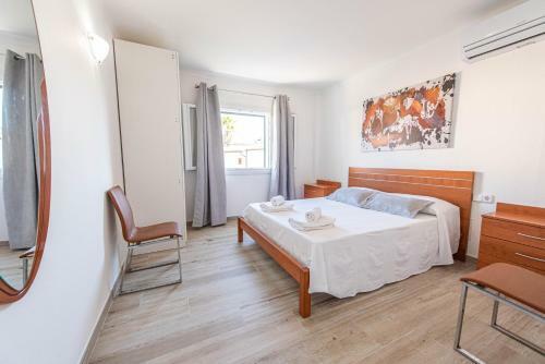 A Perfect Location Villa For Holidays With AC And Private Pool
