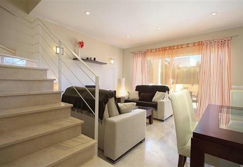 Roses House 4