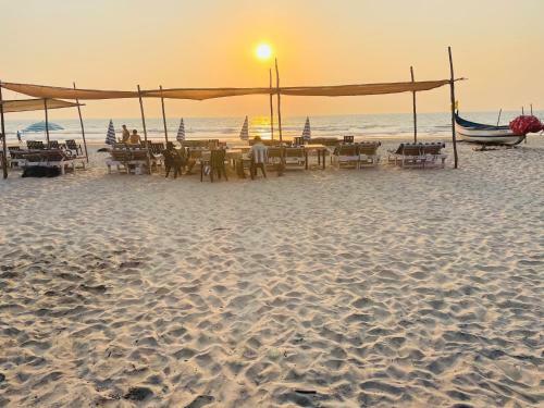 Hostal Samantha Inn Beach Resort
