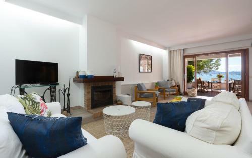 Apartments Port De Pollen�a
