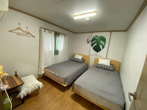Hostal Twitter Guesthouse