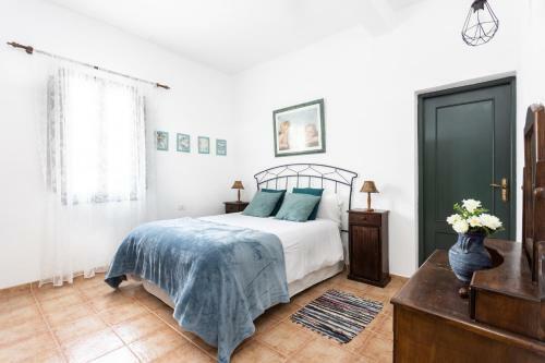 Casa Rural La Sombrera I With Pool