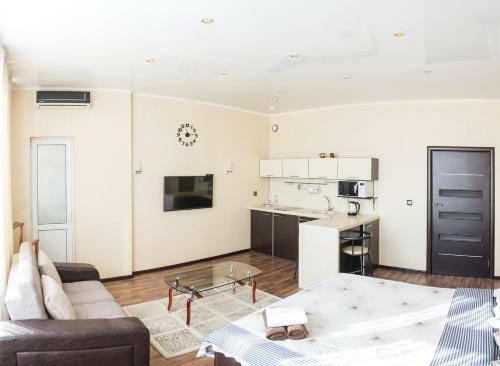 Apartment On Kunayeva 38