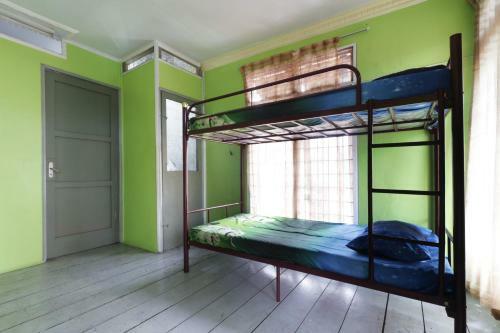 Waroeng Transit & Depary Homestay