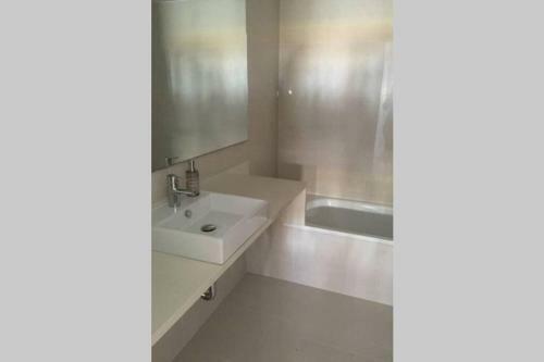 Apartamento Nuevo,con Parking Y Ascensor