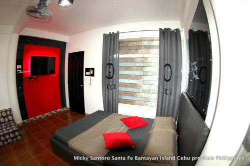 Micky Santoro Hotel & Restaurant