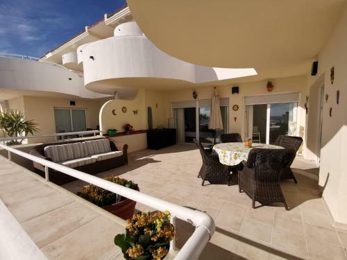Sinfonia Del Mar Apartment
