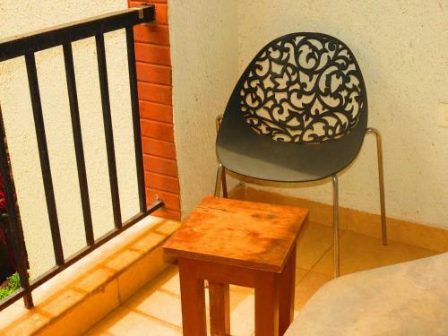 14) Very Modern Furnished Serviced Apartment