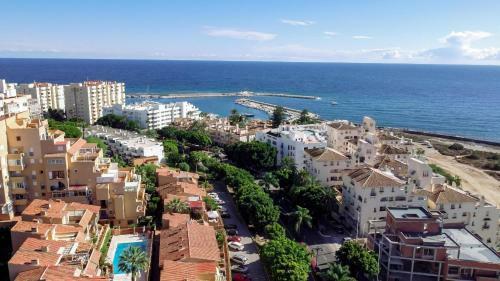 Cp - Modern Beachside Apartment In Estepona