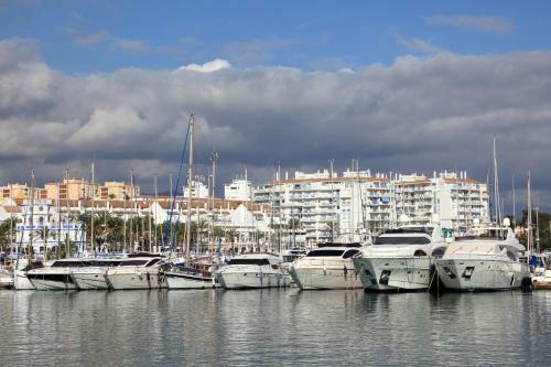 Estepona Seafront Apartment