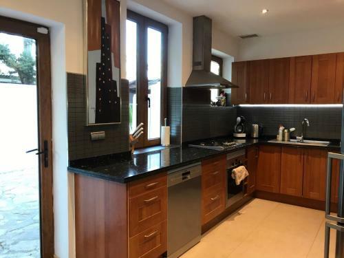 Modern 3 Bed Beach Side Private Villa