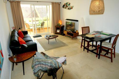 Attractive Apartment (pa 4-17)