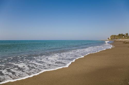 Heaven Beach Apartments, Apt 402