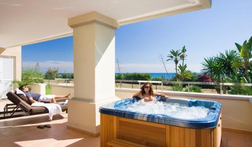 Heaven Beach Apartments, Apt 402