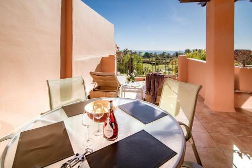 Seaview Luxury Penthouse Apartment 24 Hour Security And Underground Parking