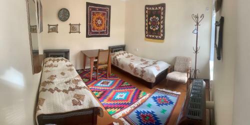 Hostal Art Guest House Usto