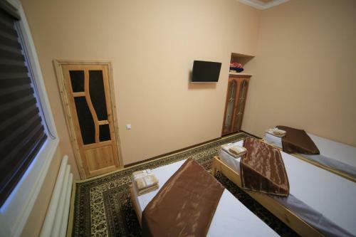 Hostal Parviz Guest House