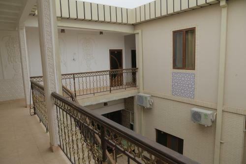 Eshoni Pir Hotel