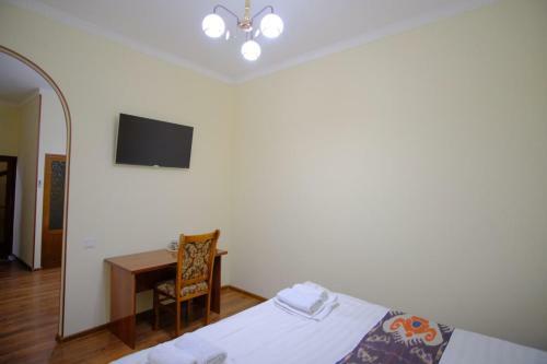 Eshoni Pir Hotel