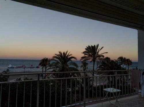 Apartamento First Line Beach Sea View Estepona