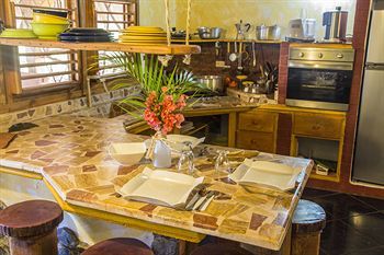 Chalet Tropical Village