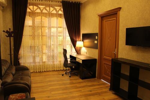 Hostal Atlas B&B Guest House