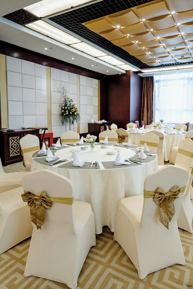 Beijing Palace Soluxe Hotel Astana