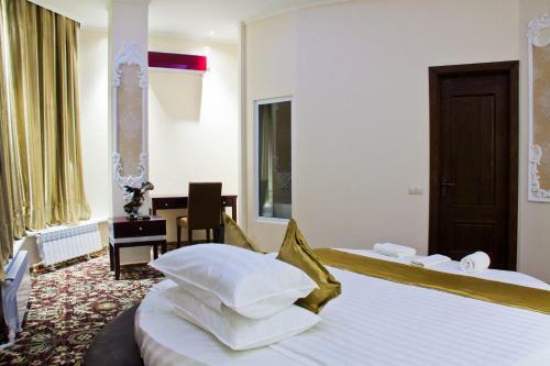 Sky Luxe Hotel