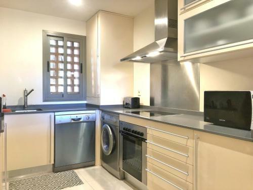 Excellent Holiday Apartment With Pool View