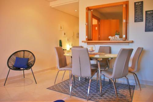 Excellent Holiday Apartment With Pool View