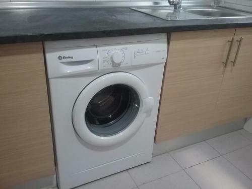 Apartamento En Primera L�nea De Playa. Seis Plazas.