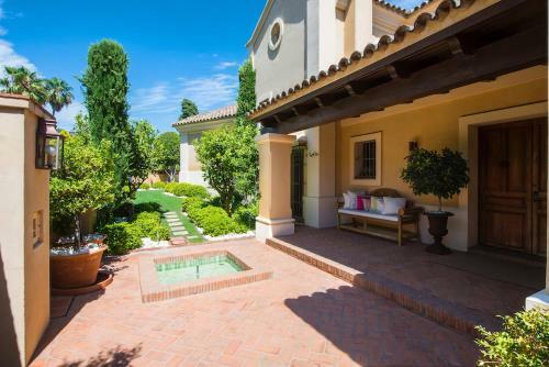 Villa Casasola